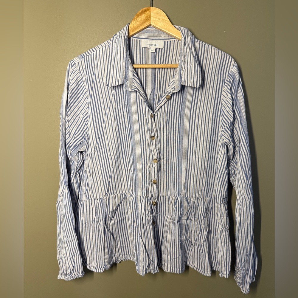 MyStyle Blue and White Striped Button-Up Shirt Extra Large
